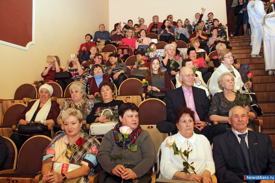  ,      .   8     ""   " "