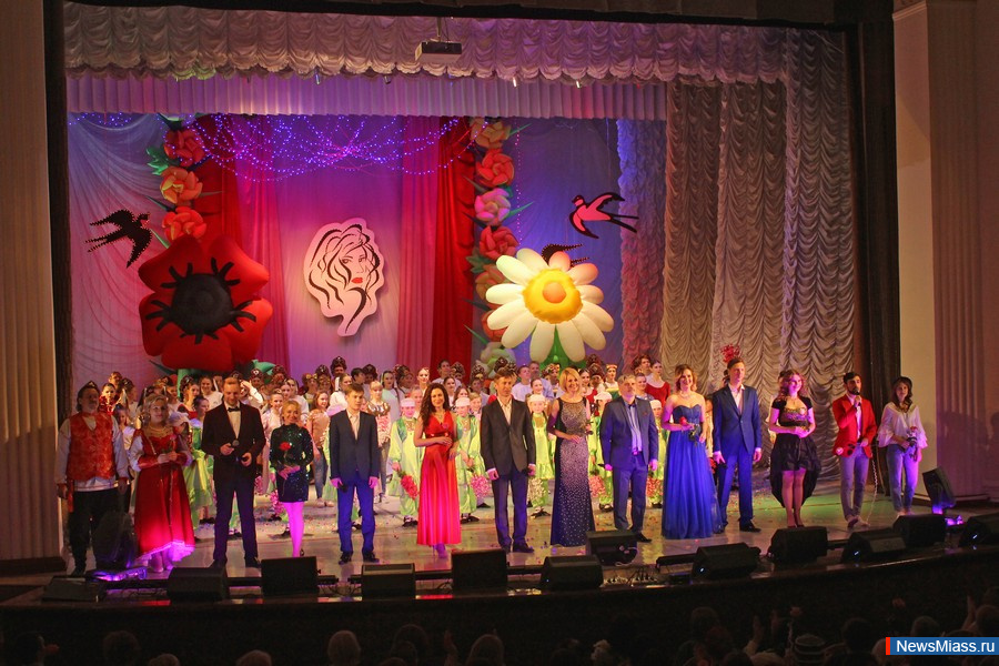  ,      .   8     ""   " "