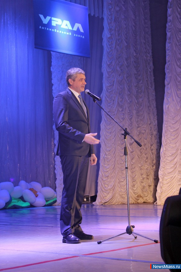  ,      .   8     ""   " "