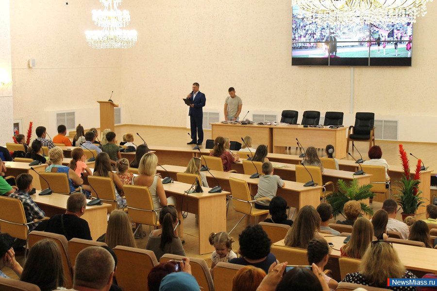 "   ".  400   -     -    