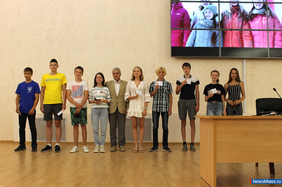 "   ".  400   -     -    