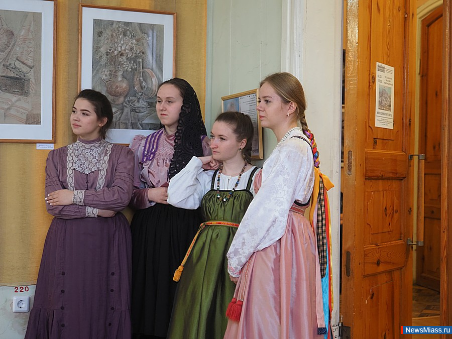      :    .       .     -    