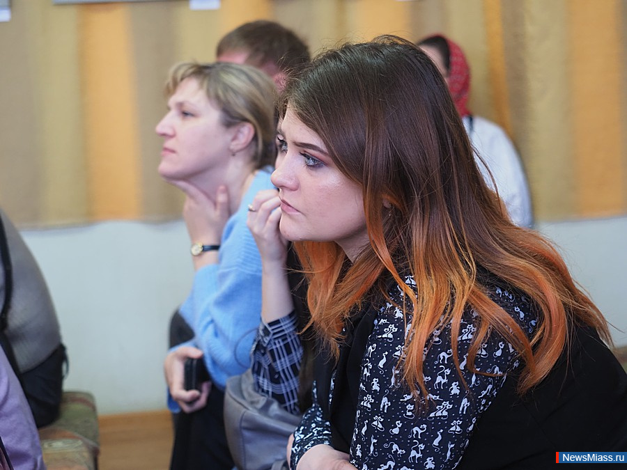      :    .       .     -    