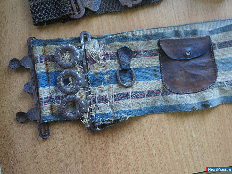      :    .       .     -    