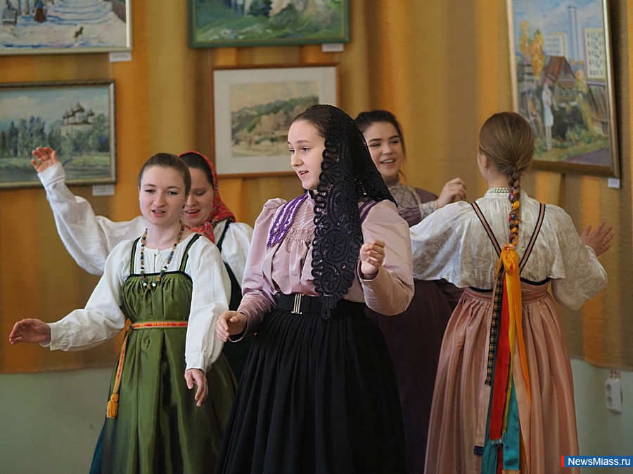      :    .       .     -    