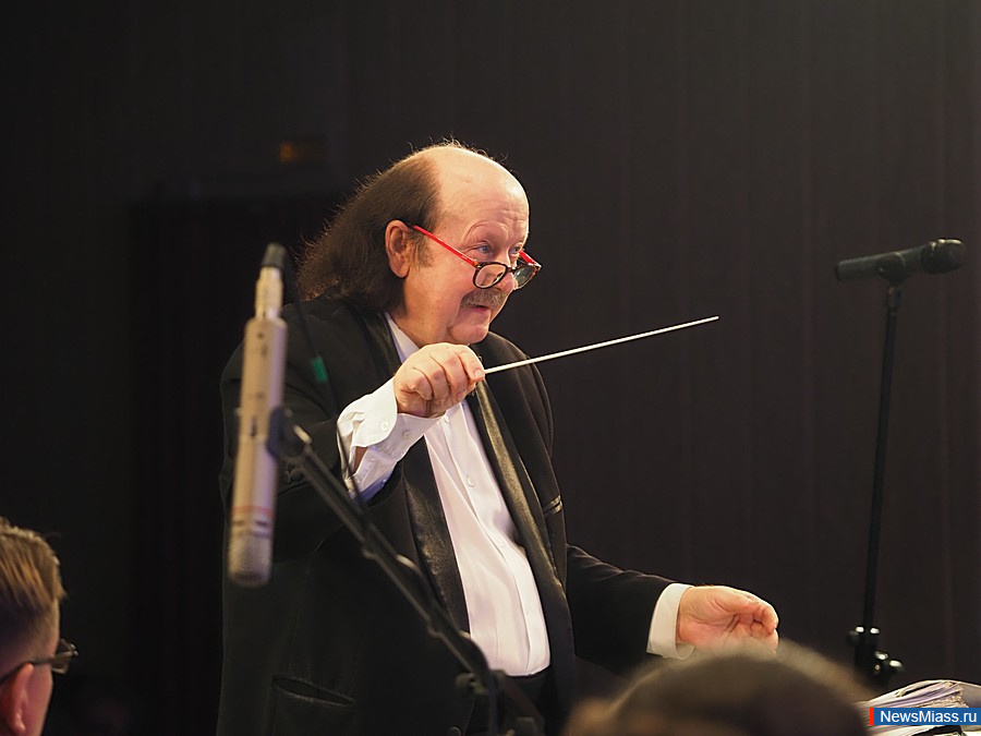 �������� ������ � ������. �� ����� ���� "��������" ��������� �������� ���� ��������� � ������� �������� ������� "�������"