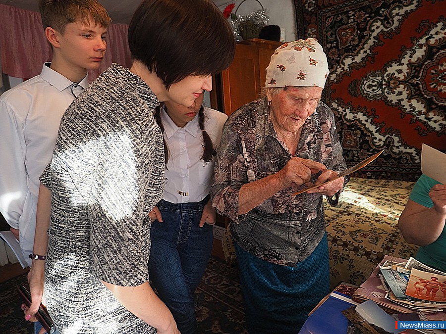 -       .    "! ! !"   ""      