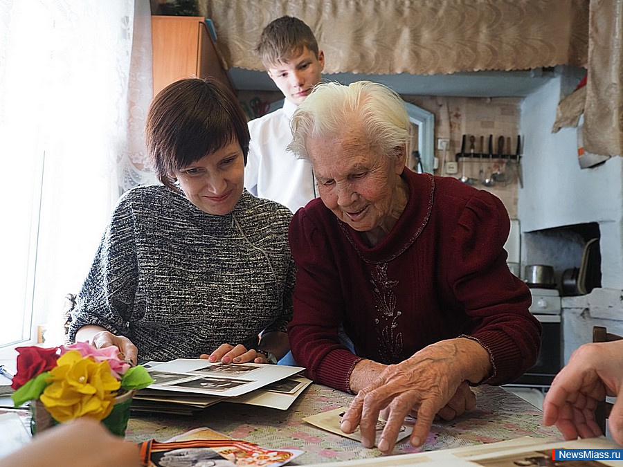 -       .    "! ! !"   ""      