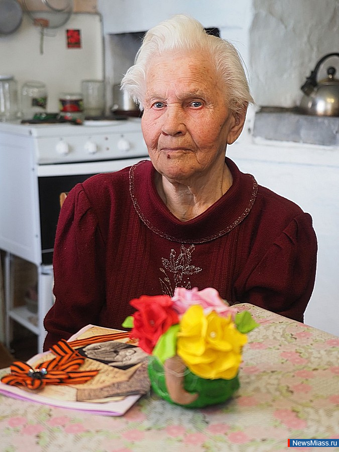 -       .    "! ! !"   ""      