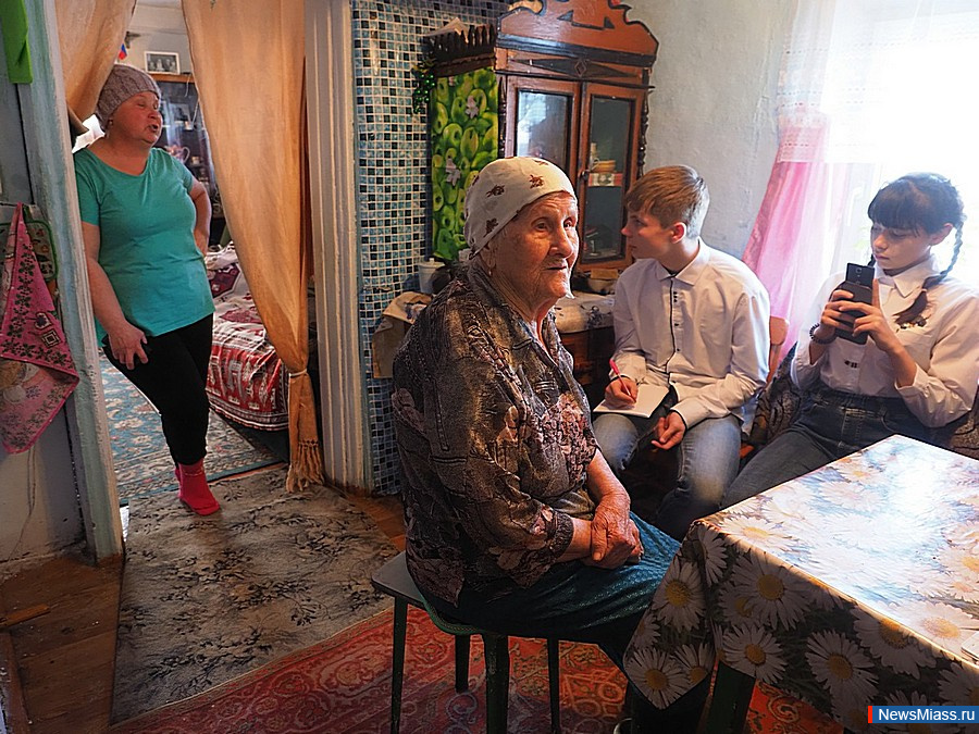 -       .    "! ! !"   ""      