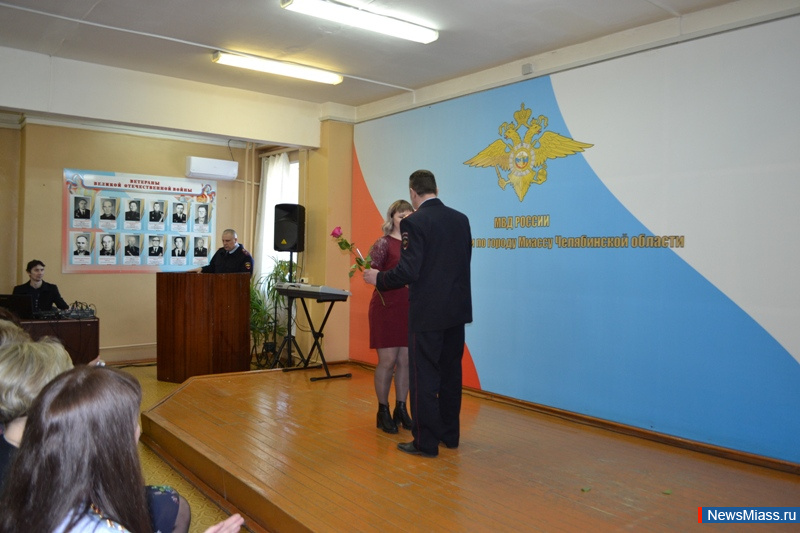      8     .        .      -    