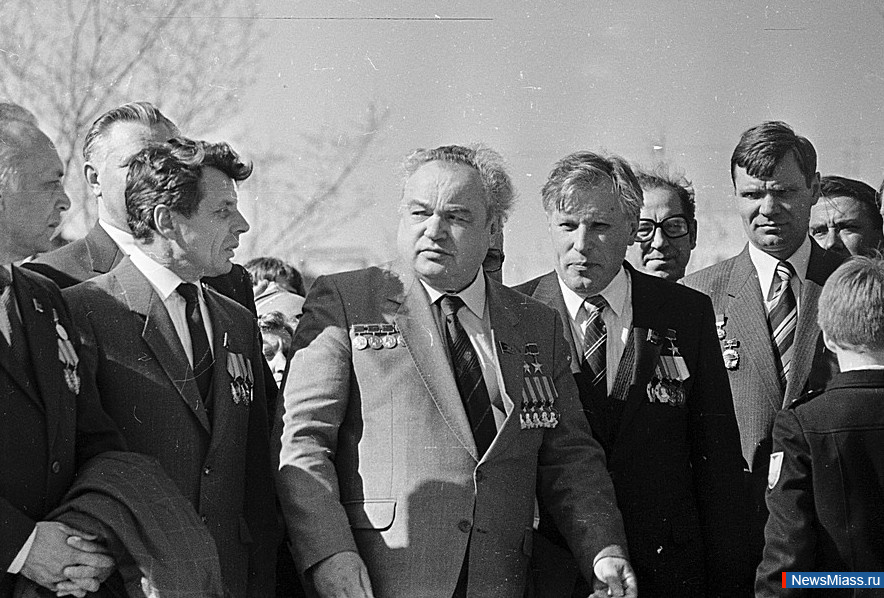 " "    .   ( ),   ()    ()