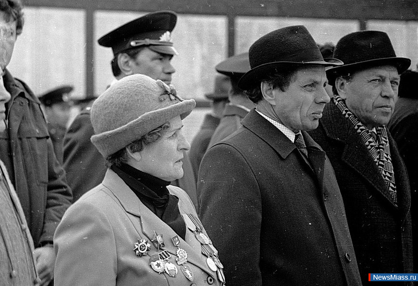 " "    .  2.        (  )