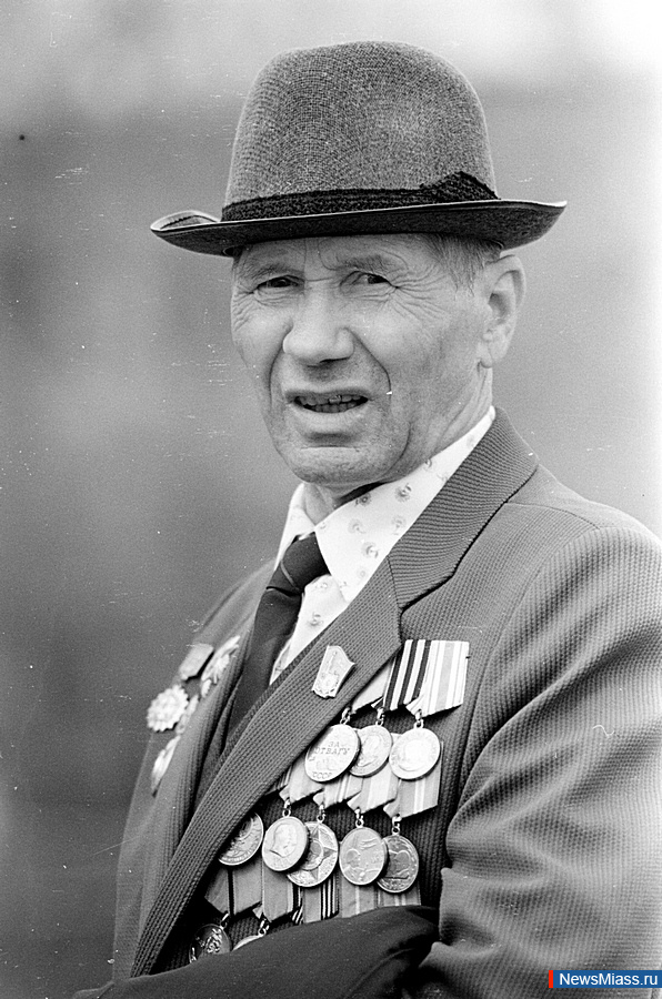 " "    .  4.  50-     -    