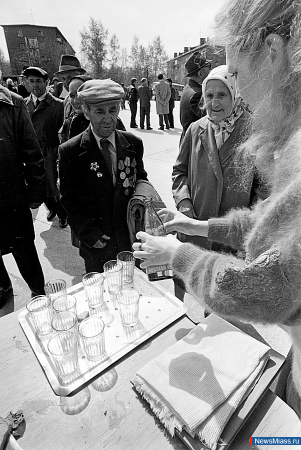 "����������� ����" ������ �� ��������� ���������. ����� 4. ������������ 50-����� ������� ������ � ������ - � ��������� ���������� ��������