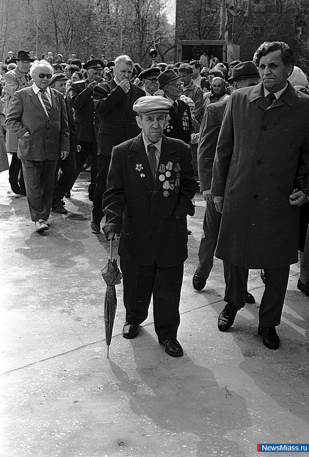 " "    .  4.  50-     -    