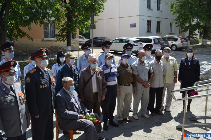 � ������ ������� ������������ ����� �������-������ �������. ������ ������� �������� ����������� �� ������ ������ ���������� ����. � ������������� ����������� ����������� ����������� � �������� ������