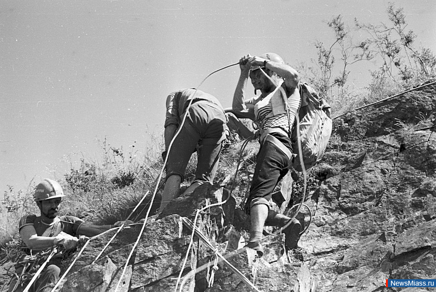 ",  ,      ". 25  1991 , 