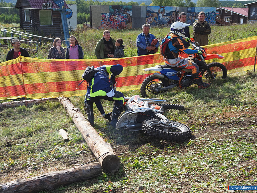     -.  Light Enduro Racing 2020     150     