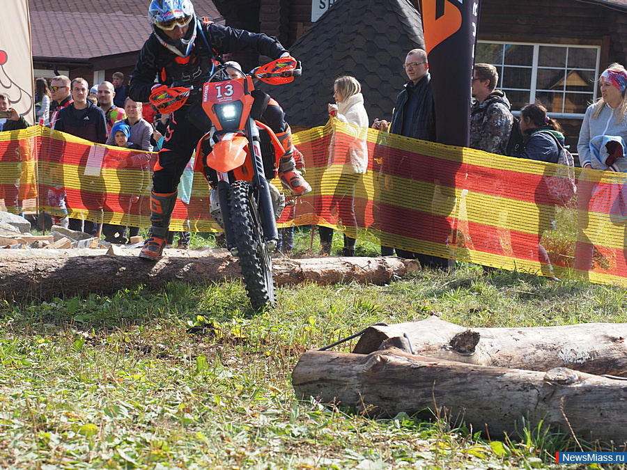     -.  Light Enduro Racing 2020     150     