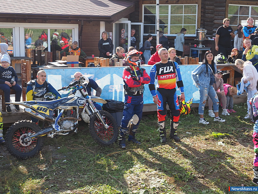     -.  Light Enduro Racing 2020     150     