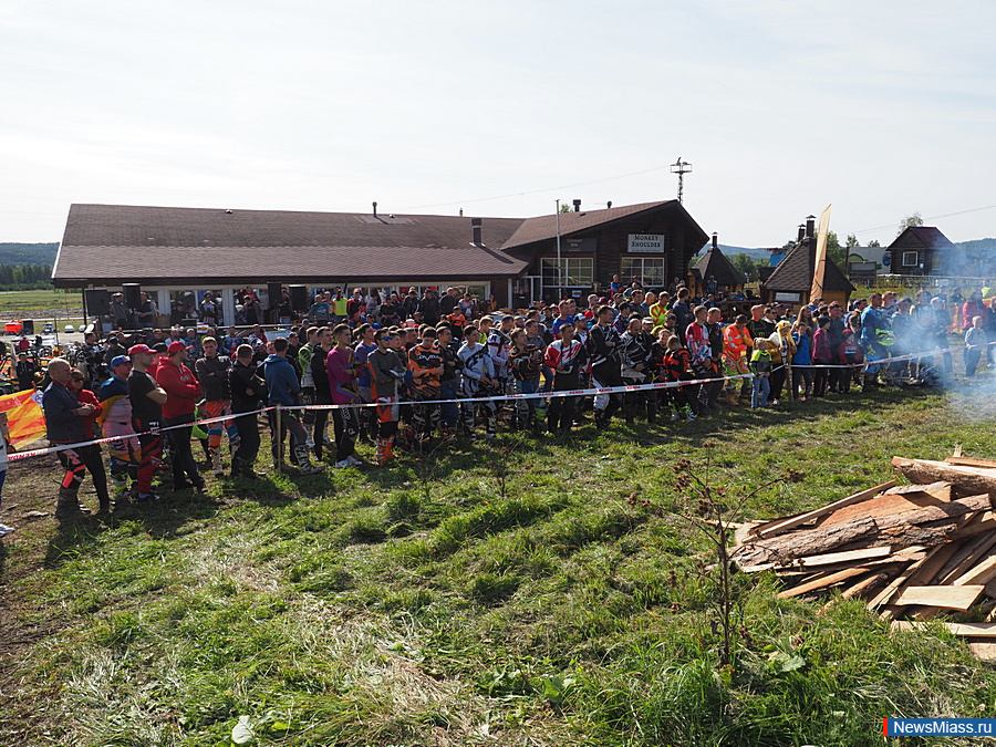     -.  Light Enduro Racing 2020     150     