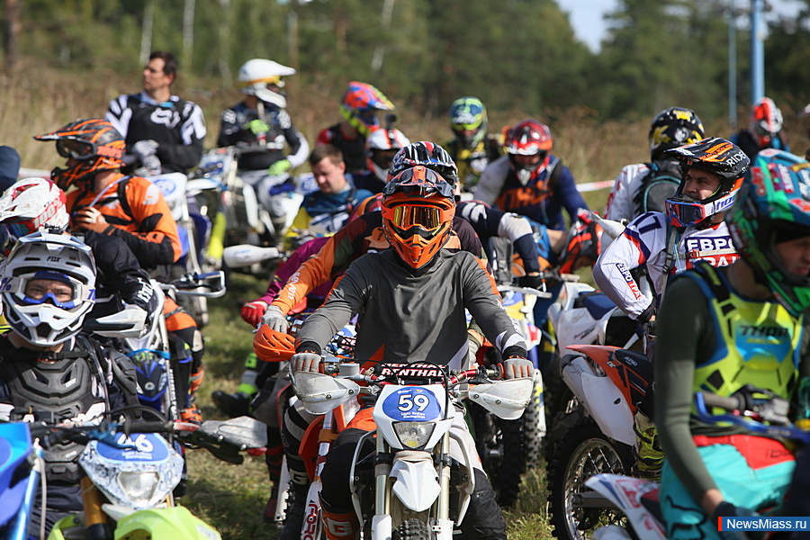     -.  Light Enduro Racing 2020     150     