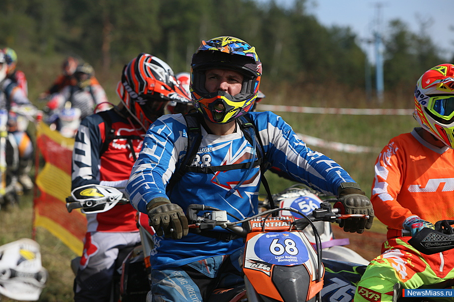     -.  Light Enduro Racing 2020     150     