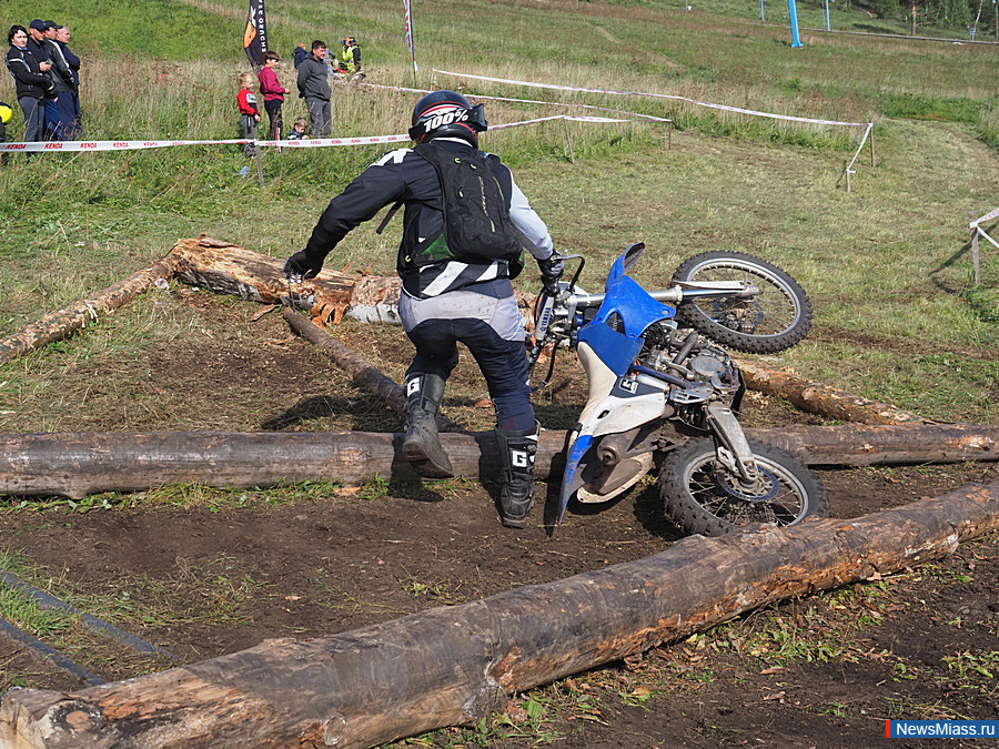     -.  Light Enduro Racing 2020     150     