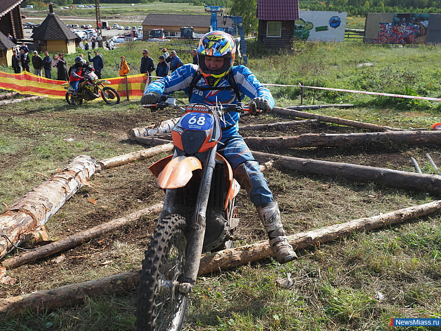     -.  Light Enduro Racing 2020     150     