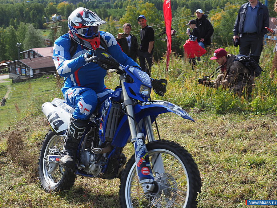     -.  Light Enduro Racing 2020     150     