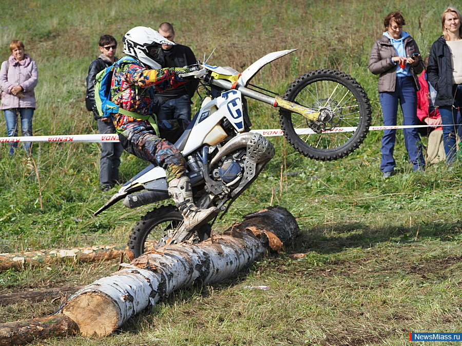     -.  Light Enduro Racing 2020     150     