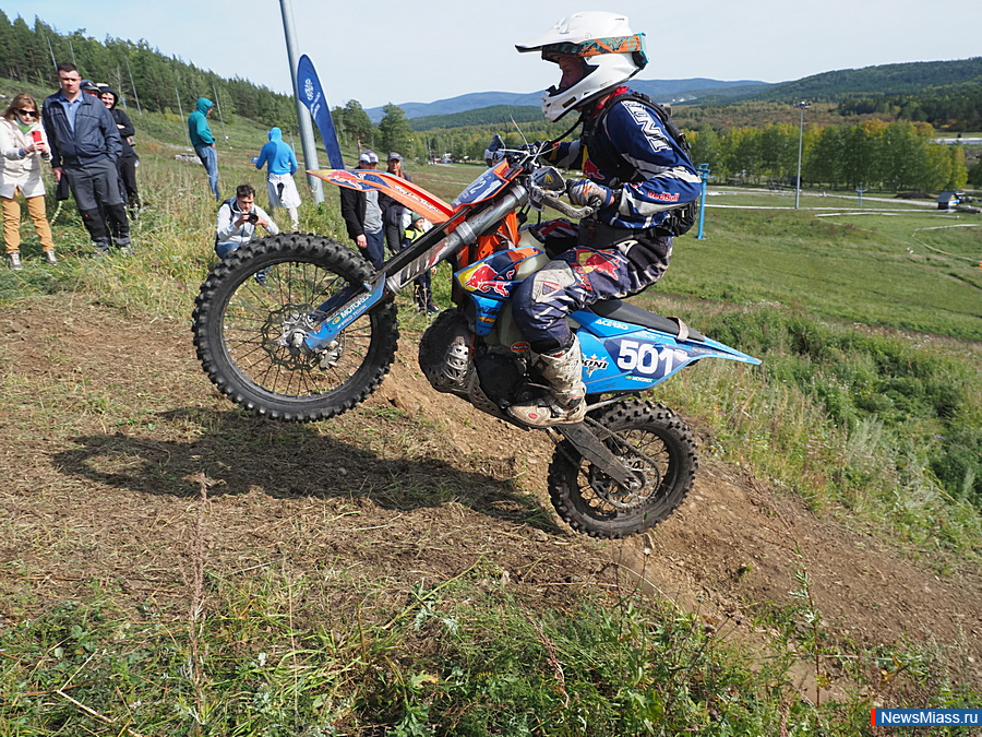     -.  Light Enduro Racing 2020     150     