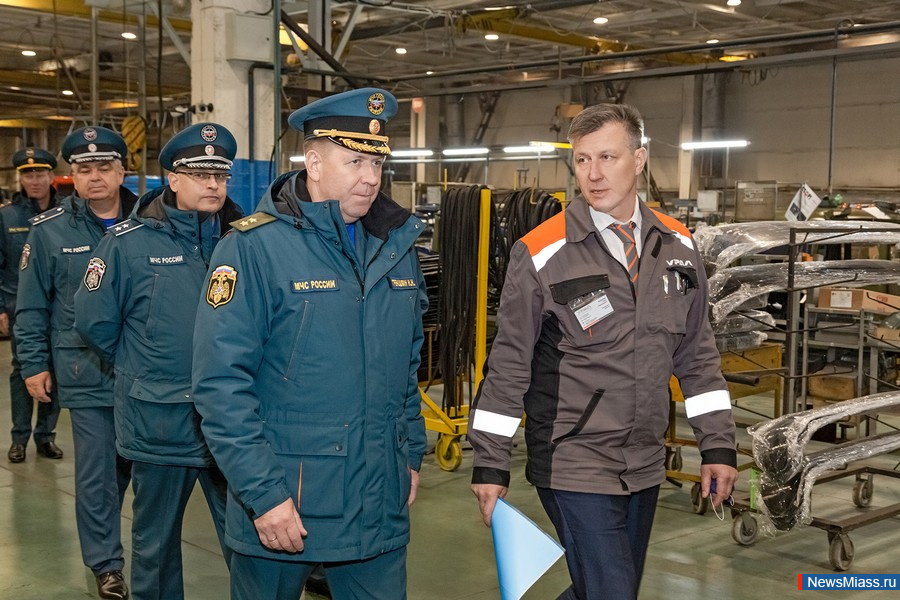  ""    .      ""    .          