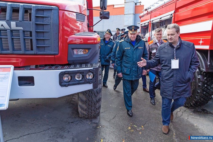  ""    .      ""    .          