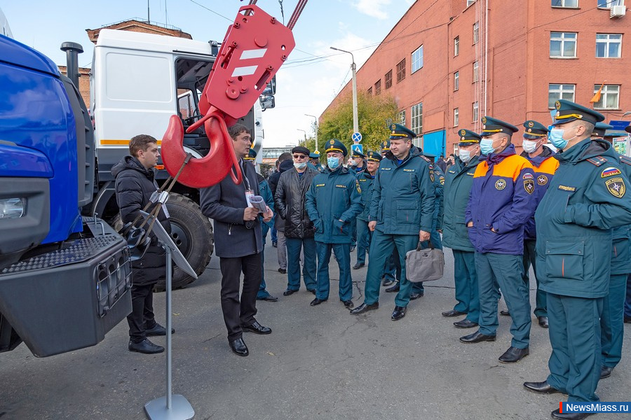  ""    .      ""    .          