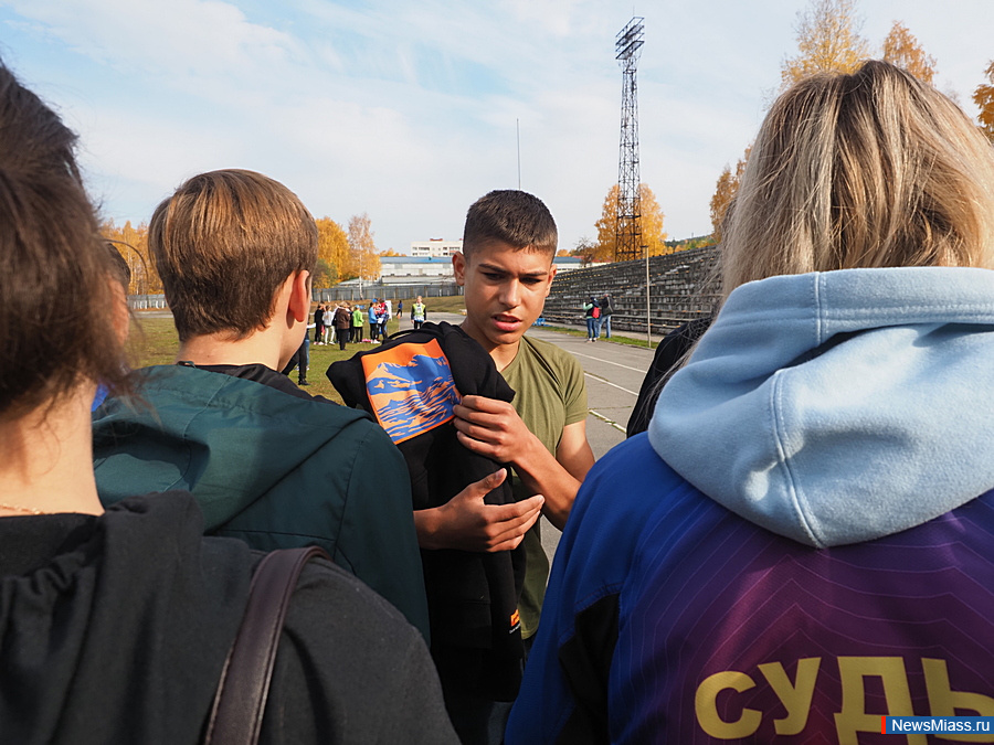     .   -  300  -      : , ,     