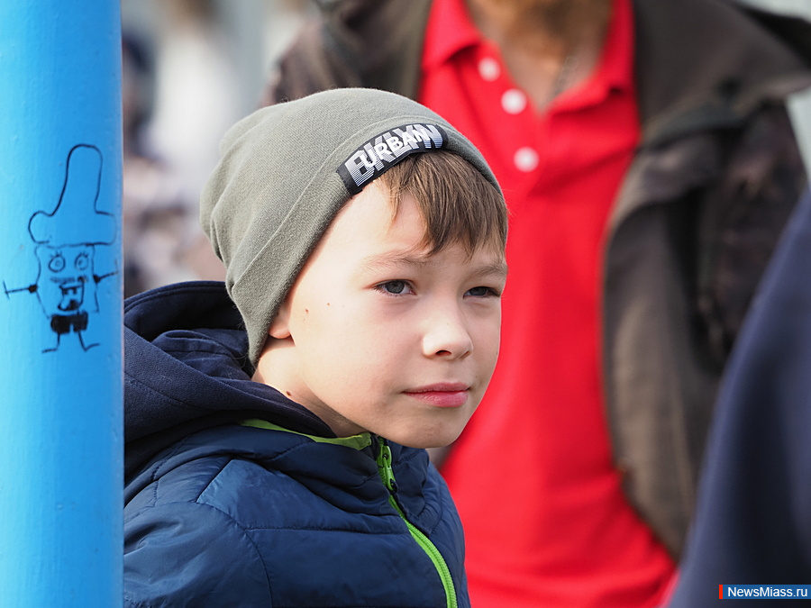     .   -  300  -      : , ,     