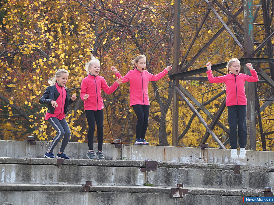     .   -  300  -      : , ,     