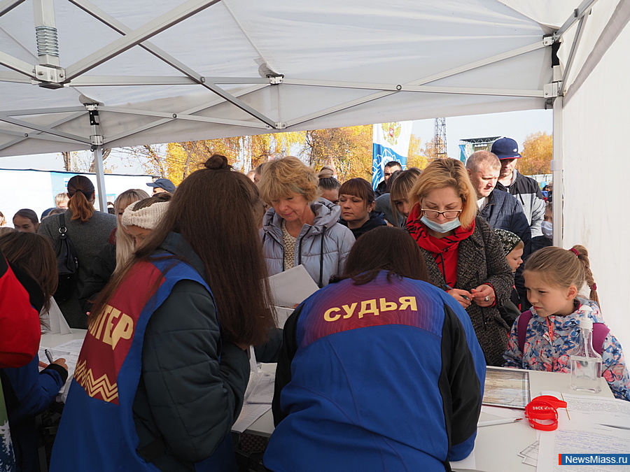     .   -  300  -      : , ,     