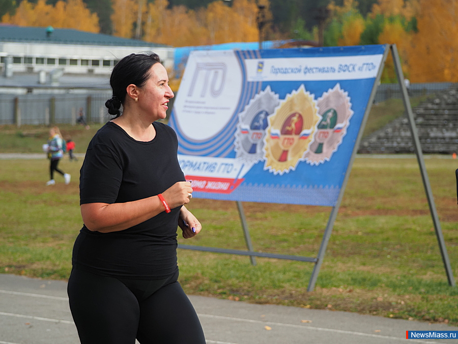     .   -  300  -      : , ,     