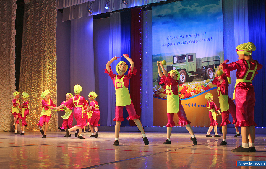 ������ �������� ���������� "����" �������� ������� ������. 3 ������ ������ �������� �������������� ������ "����" �������� 55-������ ������ �� ��� ���������