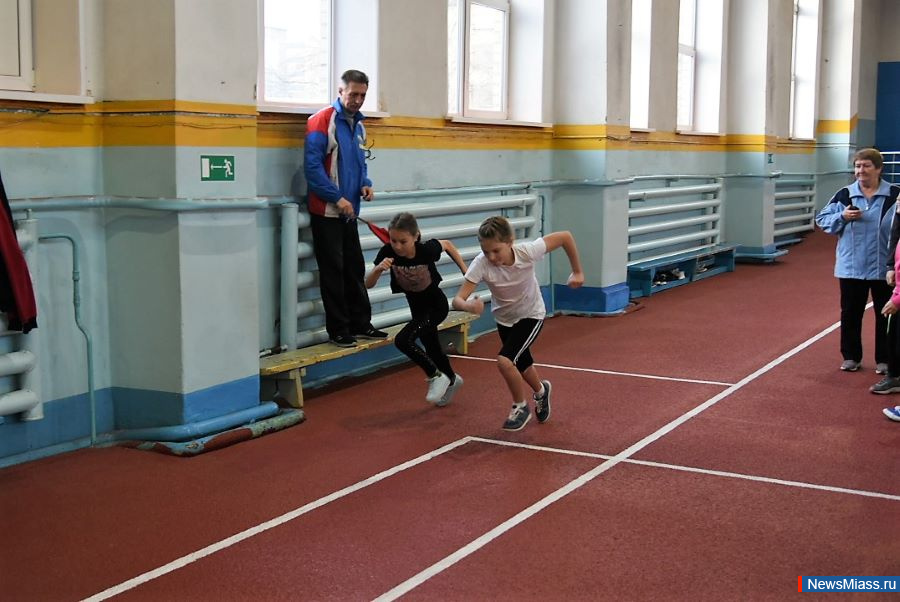 ����������� ������ ������������� � ���������. � ������ � ����������� ���� ������� ������� 130 �����������