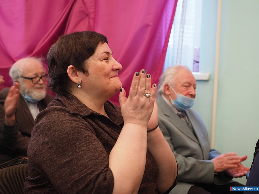 � ������ ����������� ������������ ������� "������������ ����". ������� ��������� ������ � ��������� ����������� � 90-����� �������� ������������� ����������� "��������"