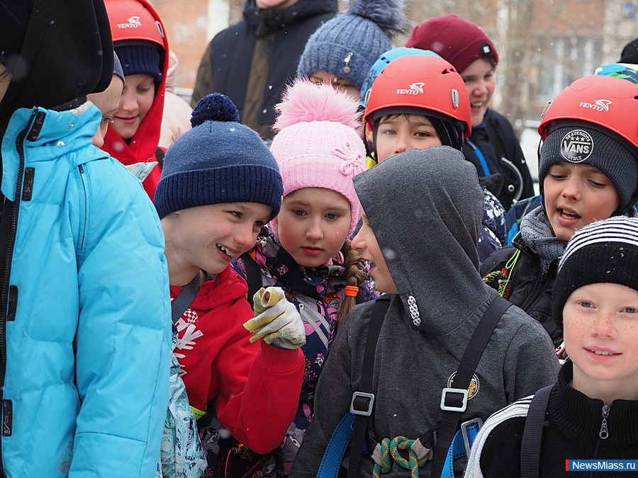         .   ""              "  - 2021"