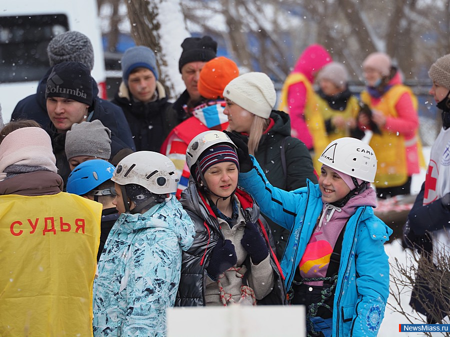         .   ""              "  - 2021"