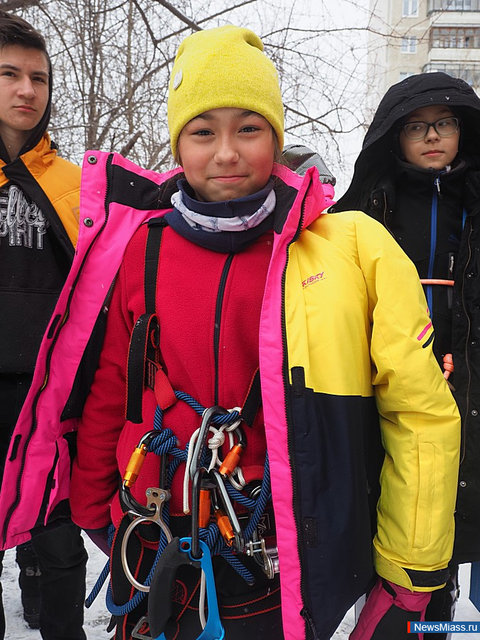         .   ""              "  - 2021"