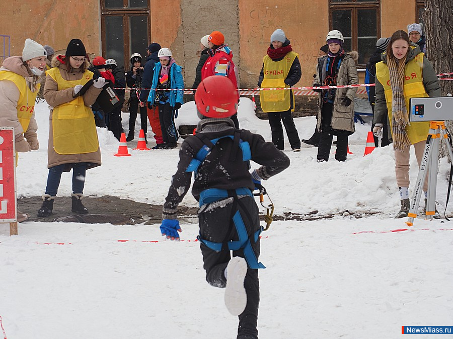         .   ""              "  - 2021"