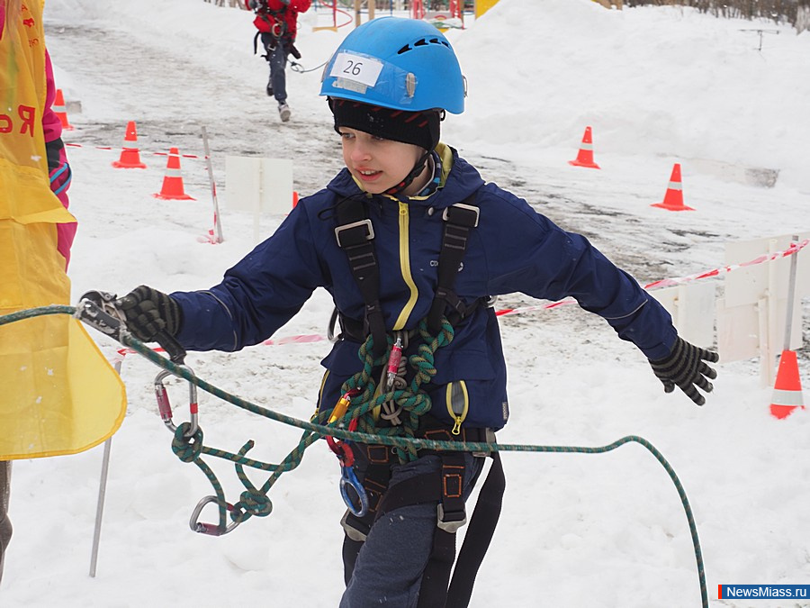         .   ""              "  - 2021"