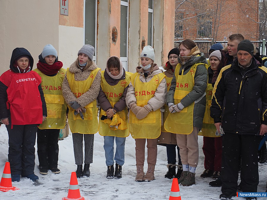         .   ""              "  - 2021"